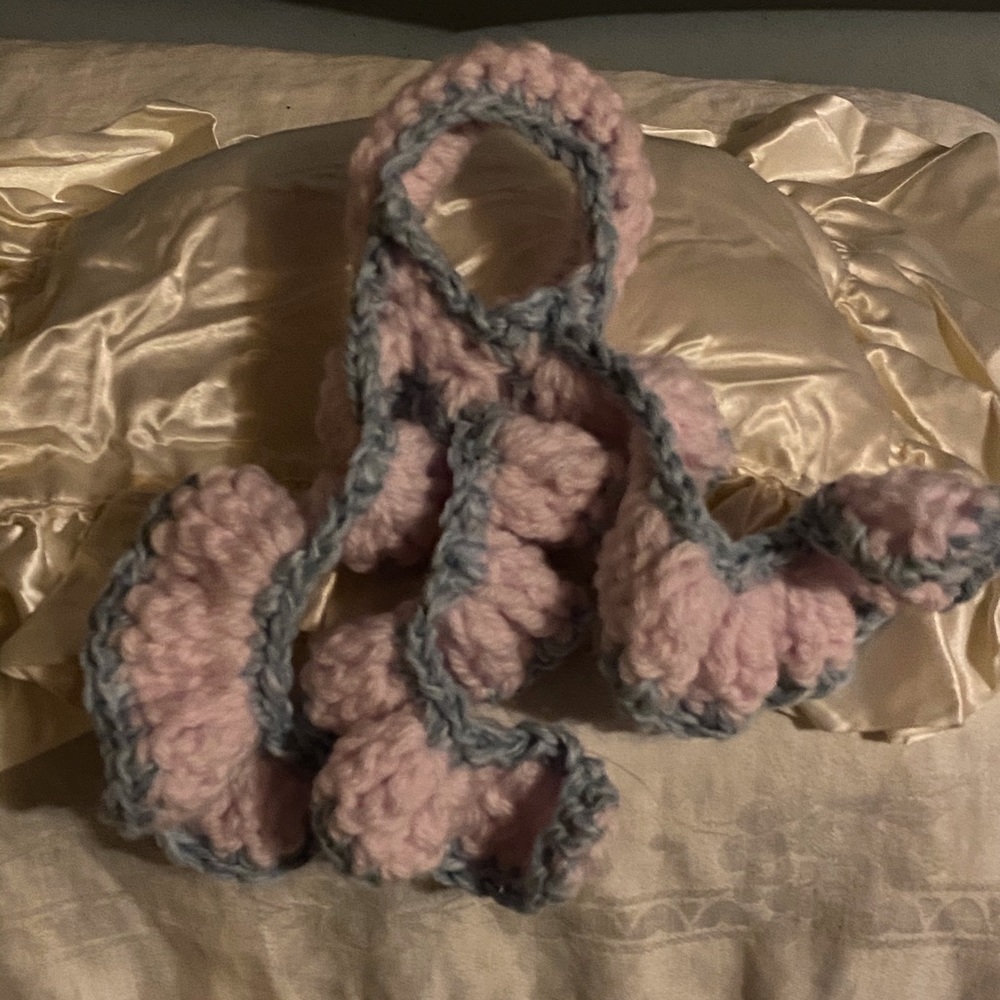 🌸Decorative/baby pink and teal Scrunchie🌸
